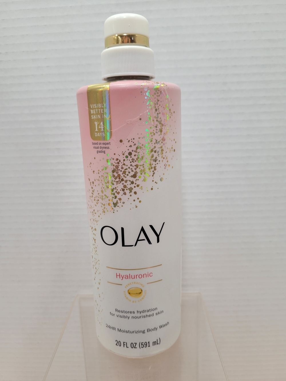 OLAY Hyaluronic Moisturizing Body Wash - Pink/White/Gold